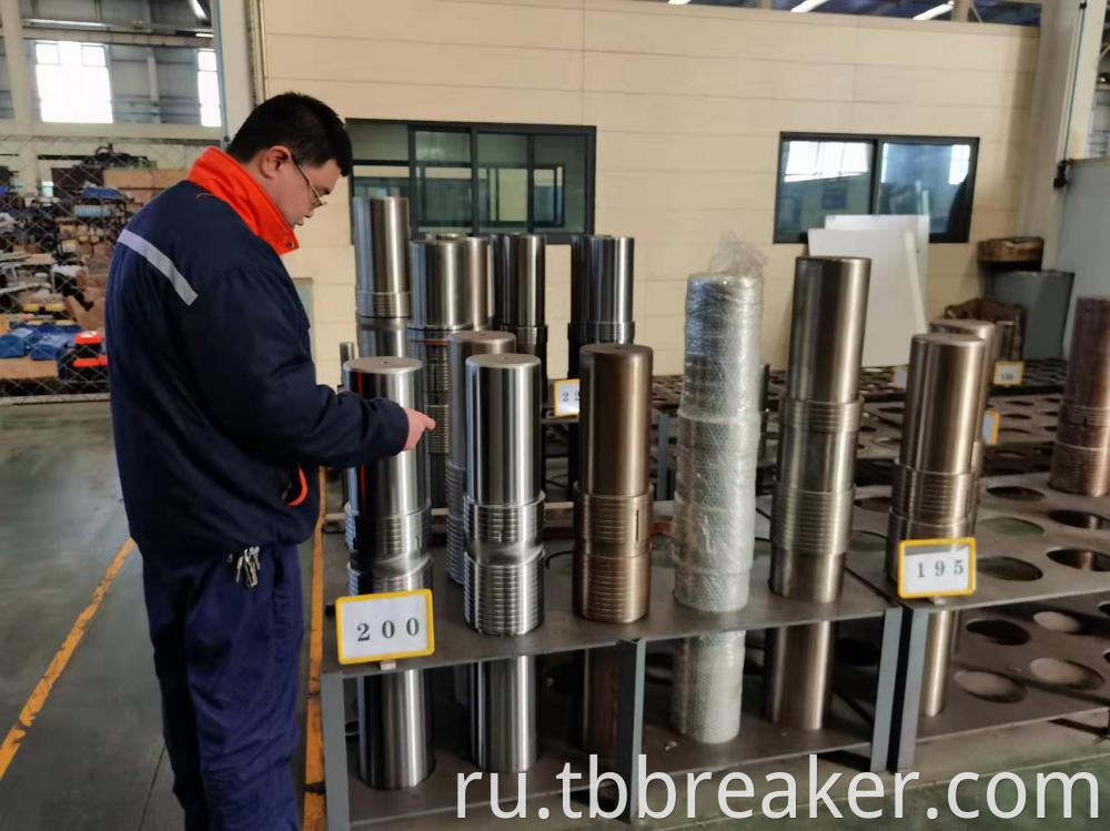 Breaker Cylinder Measurement4